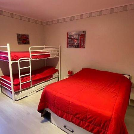 Hotel Le Bambi Бом-ле-Дам Экстерьер фото