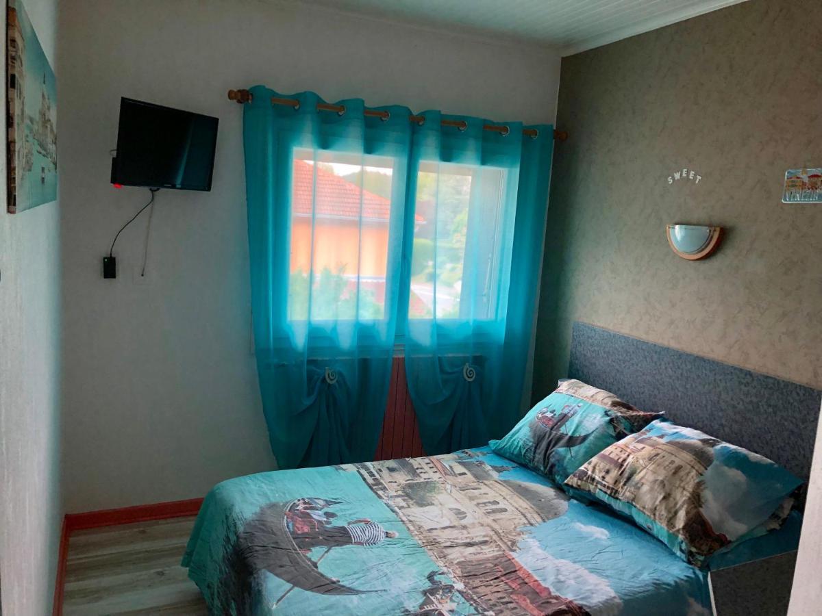 Hotel Le Bambi Бом-ле-Дам Экстерьер фото